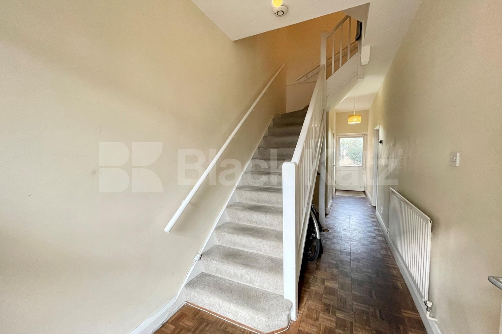 Offering 1235 Sq.Ft.of living space with charming garden & extra study room Charleston street , Elephant and Castle